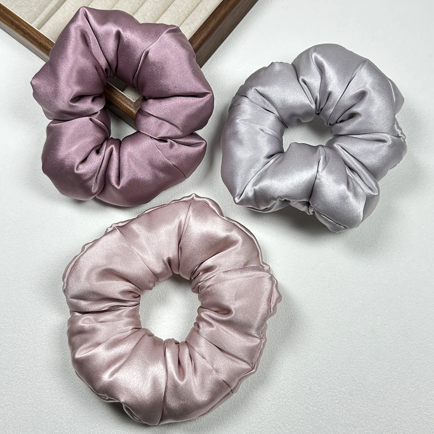 

Pillow Hair Tie, Silk Hair Tie Made from 100% Mulberry Silk, Fluffy and Hair-Protecting