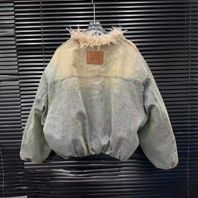 เสื้อโค้ท ANJY รุ่นใหม่ประจำฤดูใบไม้ร่วง-ฤดูหนาว ปี 2025 สำหรับผู้หญิง ดีไซน์ทันสมัย ปกใหญ่ ผ้ายีนส์ฟอกสีวินเทจไล่เฉดสี แต่งขนเฟอร์ที่ปกเสื้อ บุซับในอย่างดี สไตล์เก๋ไก๋ รุ่น A16288