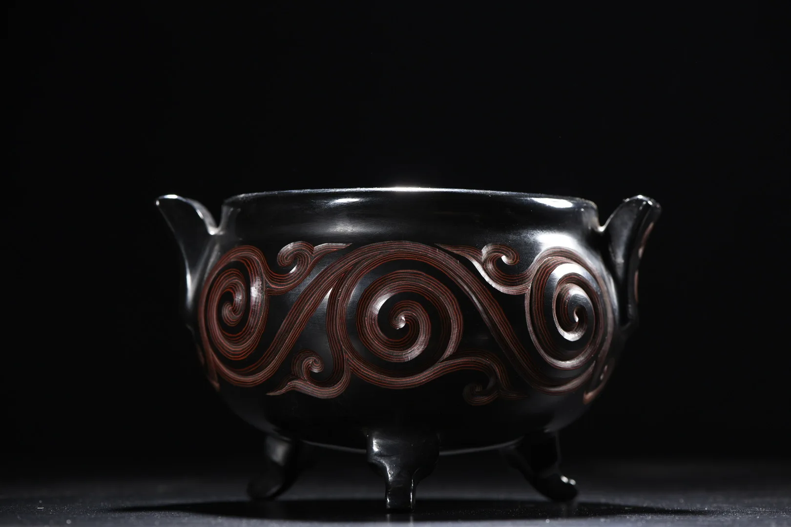 Old Wood Lacquerware Picking Rhinoceros Paint Ruyi Flower Texture Chong'er Tripod Incense Burner Amass wealth Ornaments