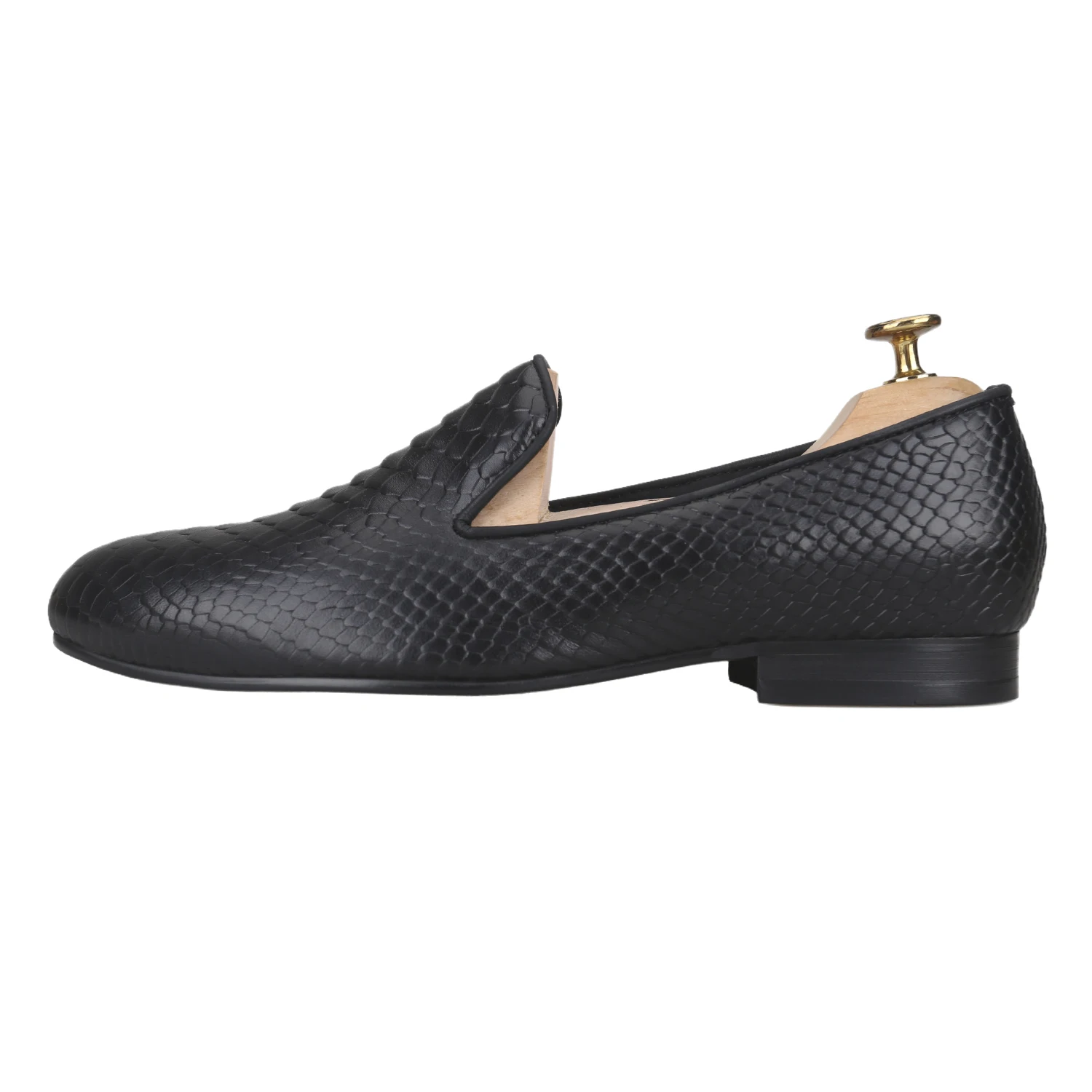 Piergitar Luxury Brand Black Stereo Python Pattern Embossed Genuine Leather Men's Slip-On Loafers For Formal Yuppie Style Wear