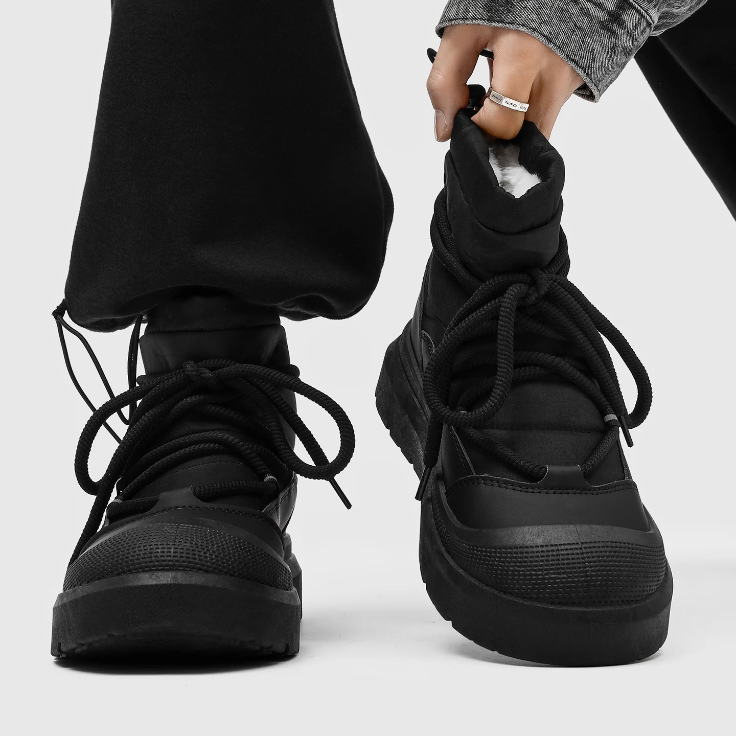 

Men's 2025 Winter Fleece-Lined Thickened Snow Boots | Versatile Warm Cotton Shoes | Thick-Soled Black Functional Outdoor Boots