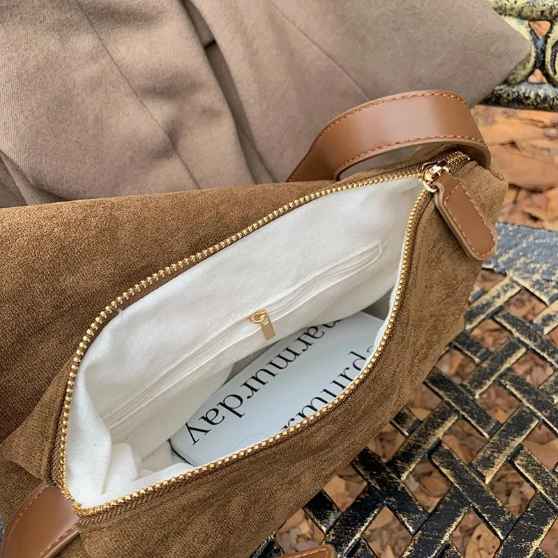 حقيبة كتف واحدة للنساء من جلد البولي يوريثان مقاومة للاهتراء، حقيبة تحت الإبط بقفل قلاب من جلد الغزال القديم، حقيبة كروس مربعة