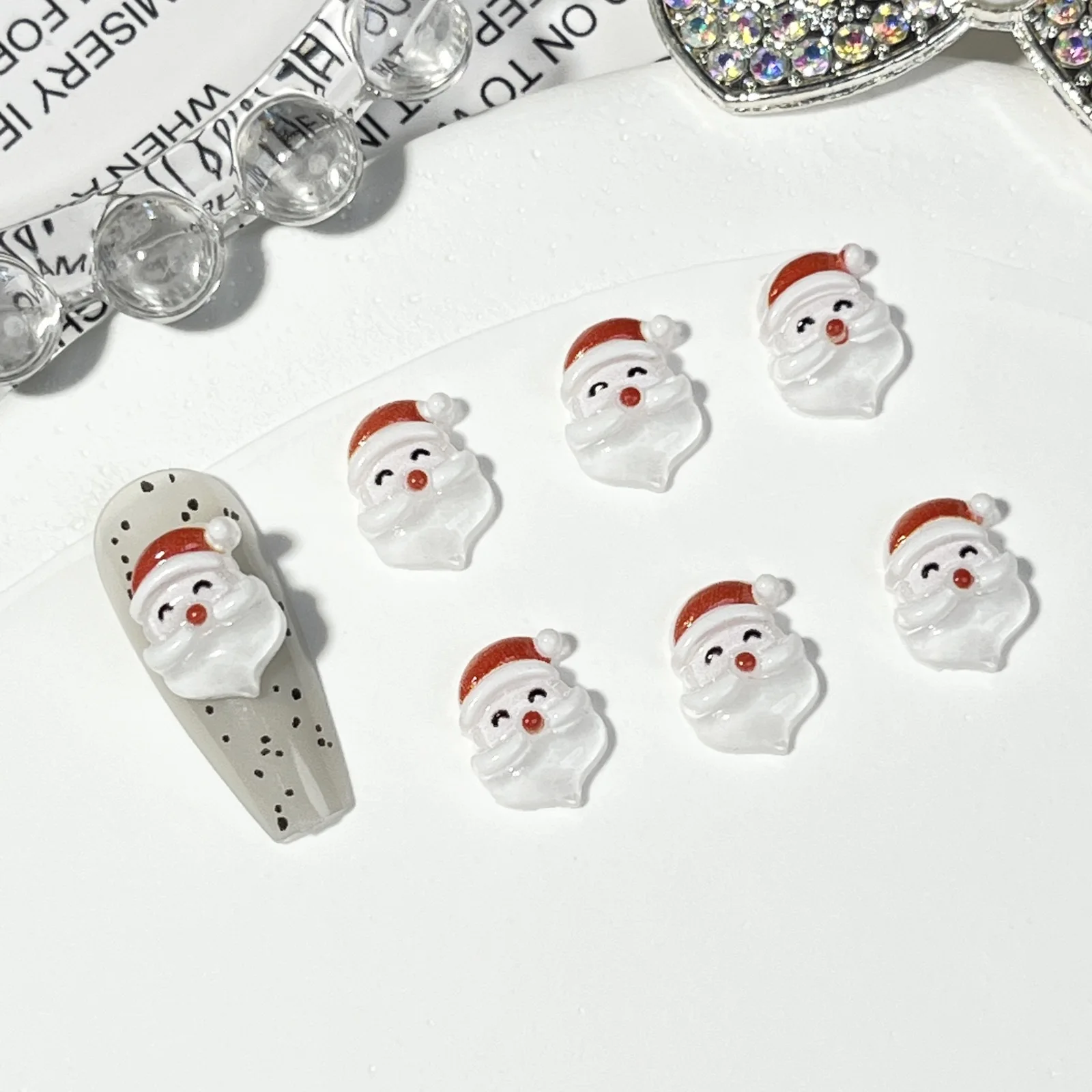 Nuovo Natale Ccartoon Nail Art Charms Simpatico renna pupazzo di neve Campana Accessori in resina Decorazioni per unghie Forniture Parti per unghie 3D fai da te