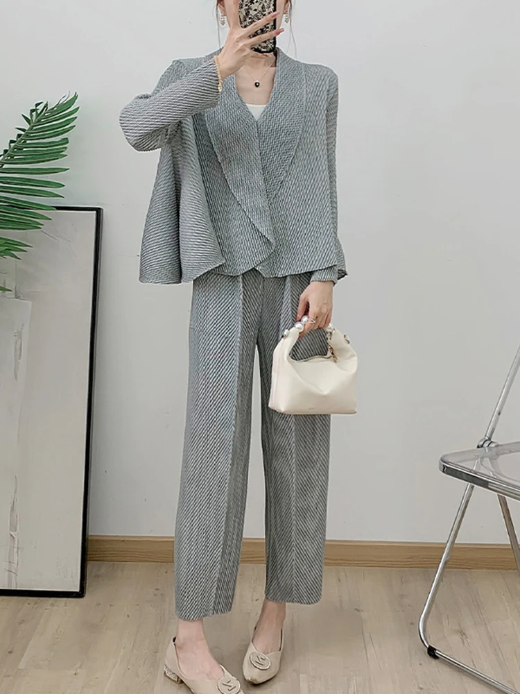 GVUW Pleated Casual 2 Pieces Set Women Lapel Loose Full Sleeve Coats + Pencil Trousers Solid Color New 2024 Female Sets 17G8668