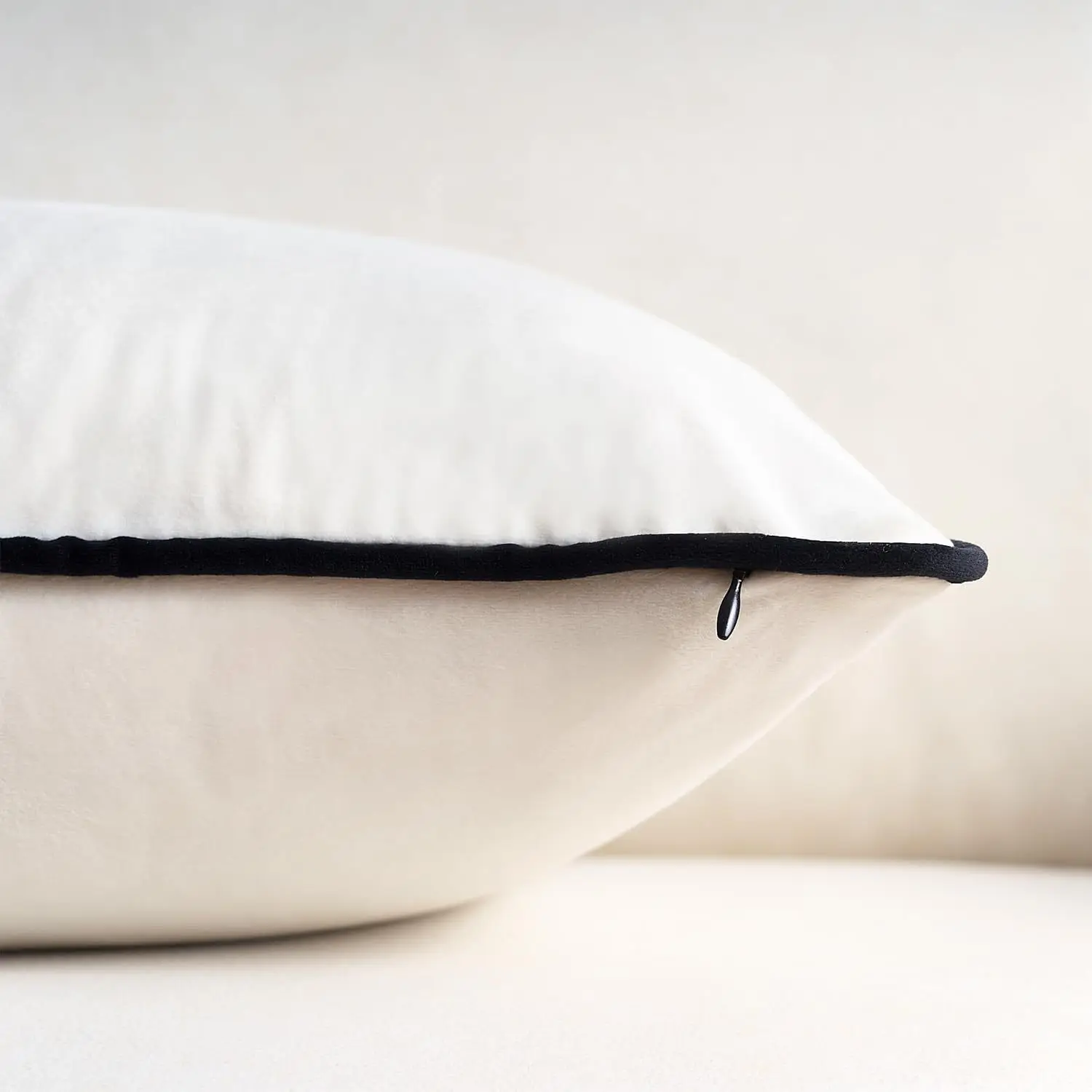 1 قطعة أسود أبيض الشمال نمط المخملية الأسطوانة حبل وسادة غطاء بسيط ضوء فاخر هيمينغ ديكور المنزل كيس وسادة