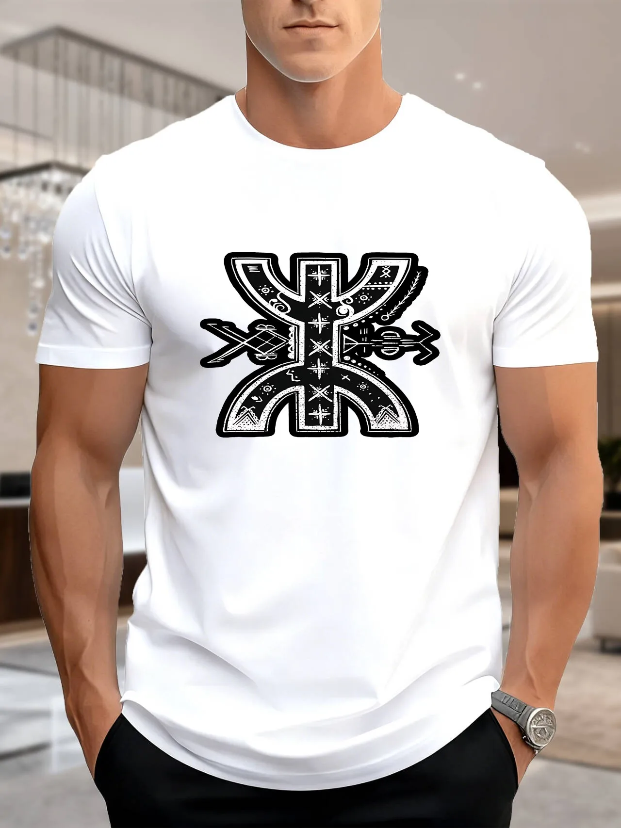 Camiseta masculina elegante com estampa de cruz preta e branca, camiseta respirável 100% algodão, streetwear casual de verão, design de cruz gráfica moderna