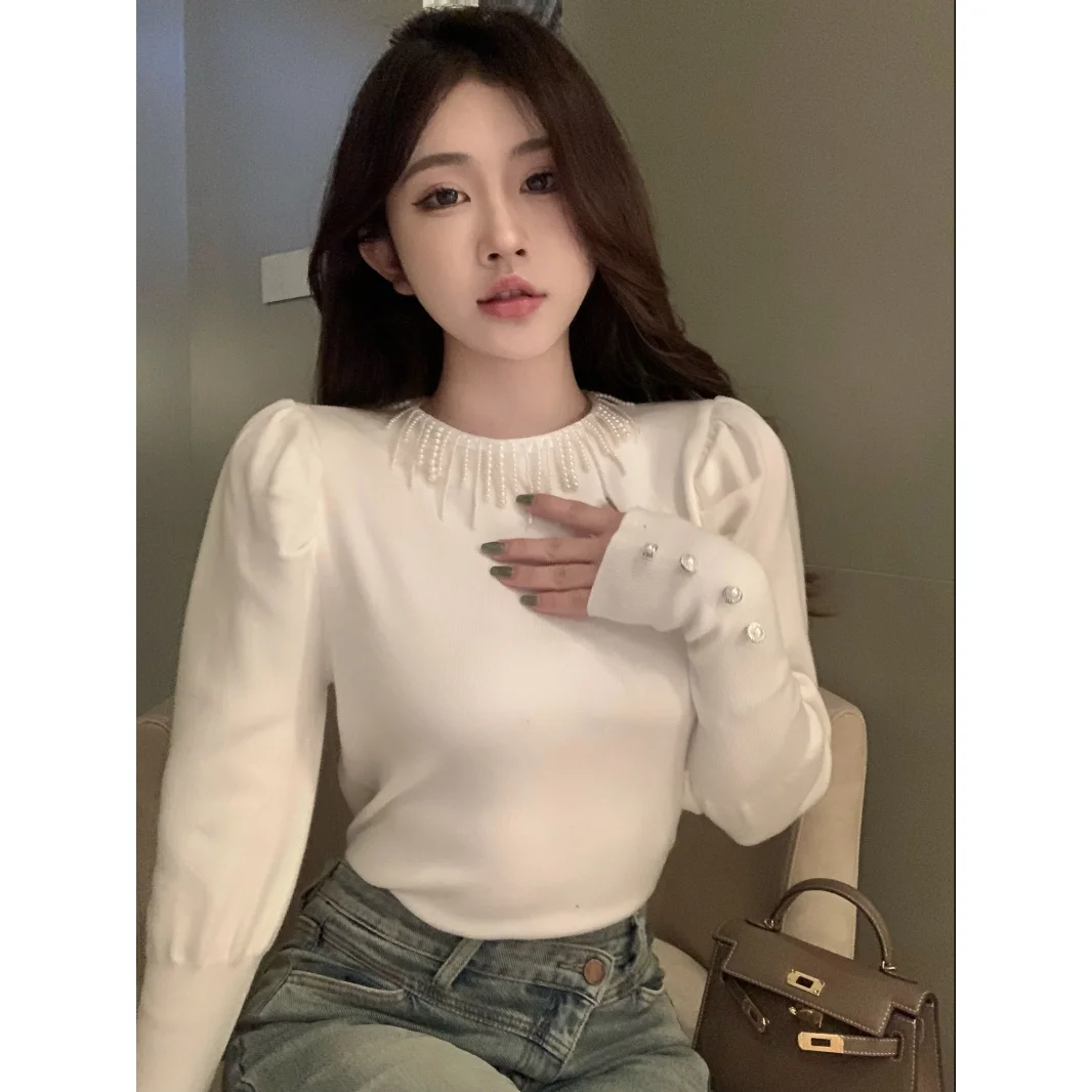 Design Sense Round Neck Hepburn Style Pearl Decoration Bubble Sleeves Knitted T-shirt Women's New Slim Fit Top