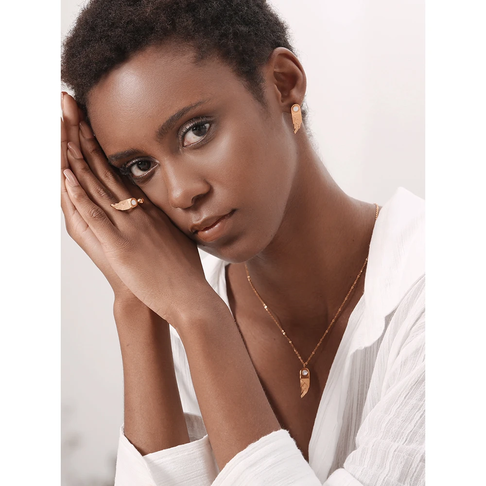 

ENFASHION Para Mujer Feather Pendants Necklace For Women Collares Wing 18K Gold Plated Stainless Steel Fashion Jewelry PF193012