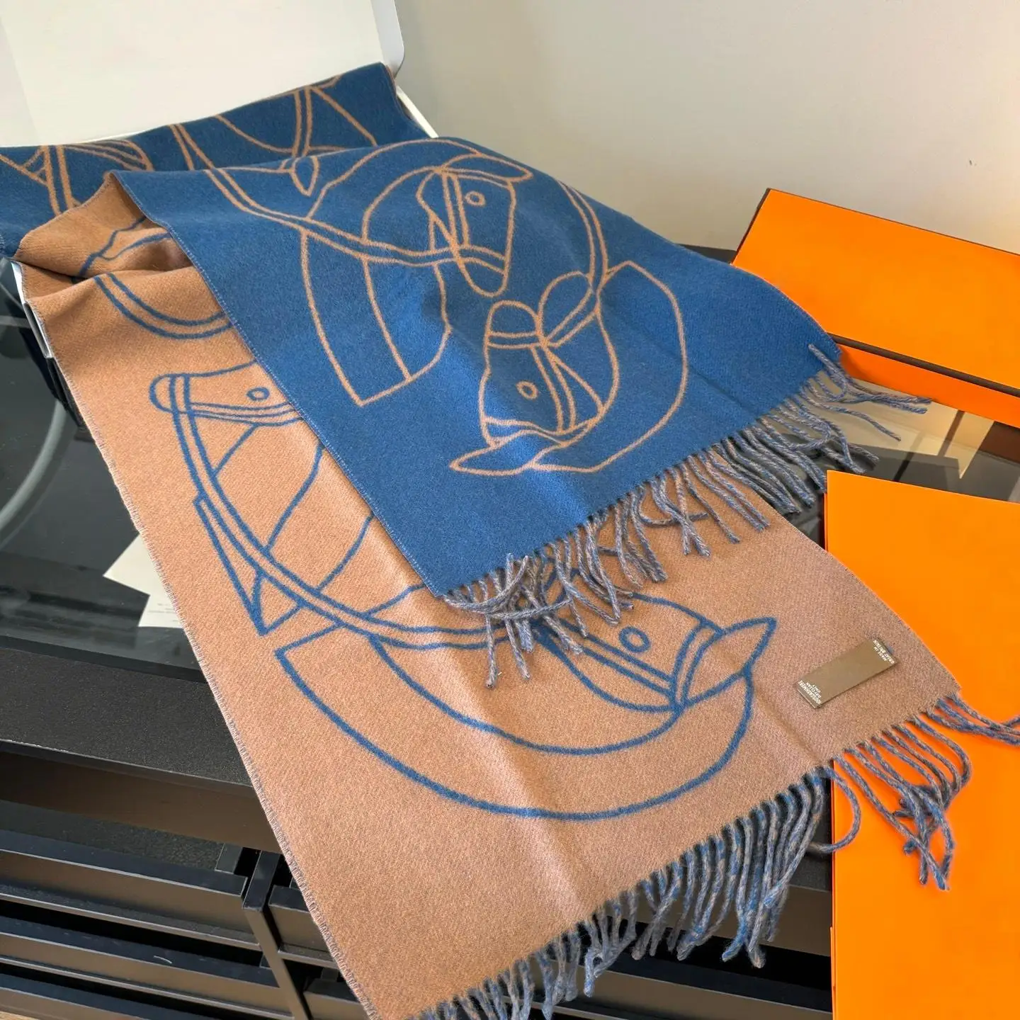 

Handmade Wool Shawl Holiday Gift Luxury Brand Scarf Fashionable and Versatile Women's Scarf 100% Cashmere Warm Winter Scarf