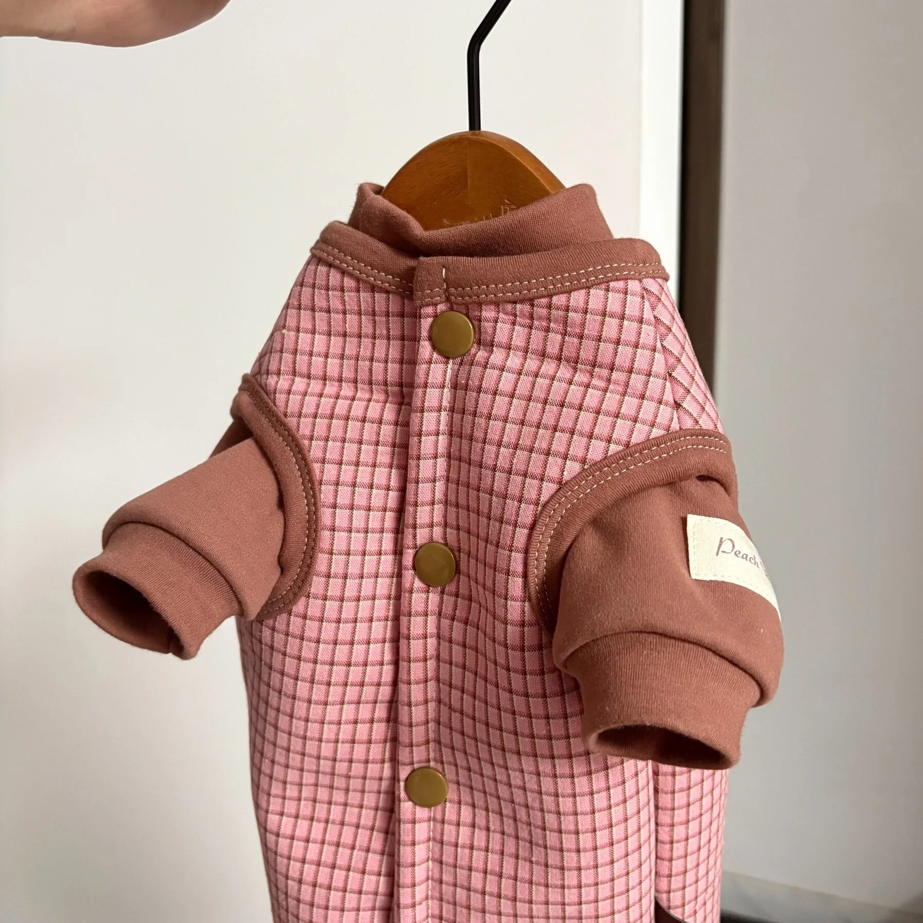 

Теплый флисовый зимний костюм темного цвета для бесшерстного кота, толстая кирпично-красная куртка на пуговицах, жилет, мягкая коричневая хлопковая футболка для кота сфинкса