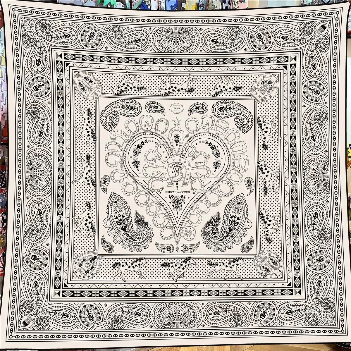 

Теплый кашемировый шарф из искусственного шелка, 130 см, женские винтажные квадратные шарфы с принтом в виде сердца, женская большая бандана, платок и шаль