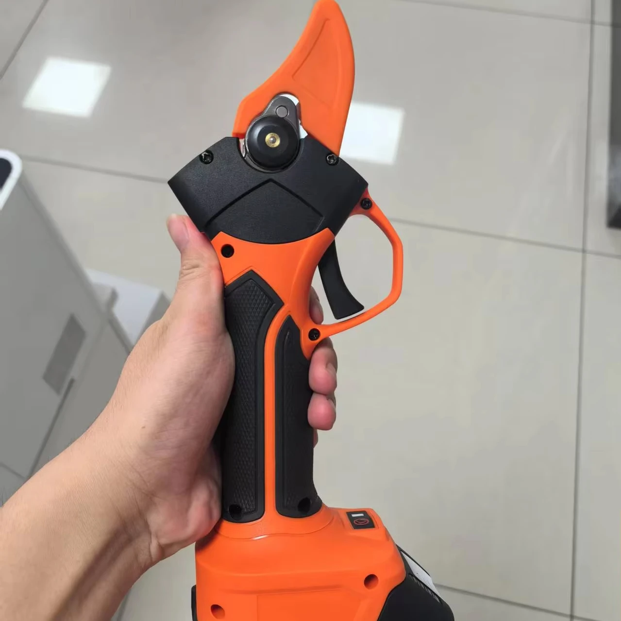 

Machine Tree Pruning Shears Orchard Pruning Shears Electric Scissors