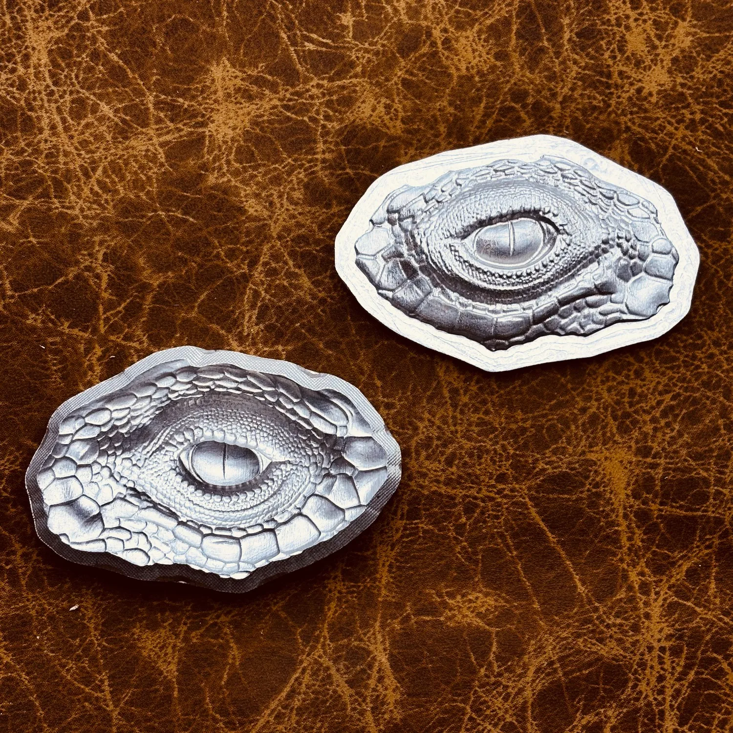 Dragon Dinosaur Eye Leather Em - огляд і ціна Dinosaur And Craft
