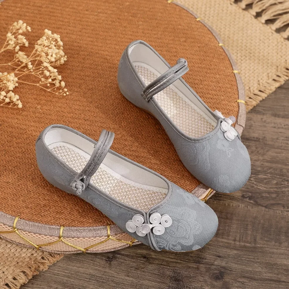 Zapatos de traje Han para mujer, primavera y verano, zapatos de tela antiguos de Beijing, tacón inclinado, tacón bajo bordado, zapatos étnicos de artista de té