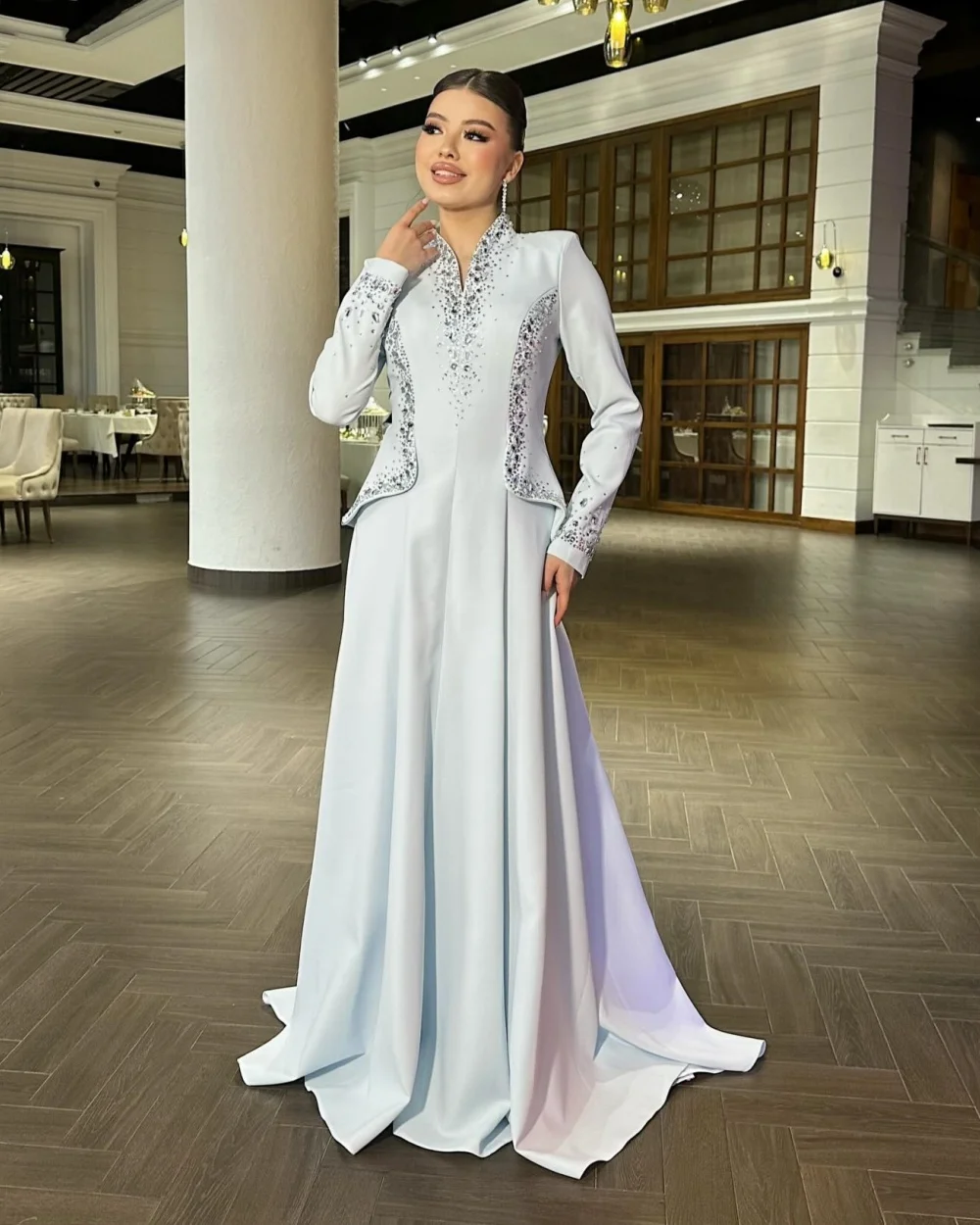 

Customized Elegant Women Jersey Rhinestone Pleat A-Line Evening Dresses Fashion High Collar Long Sleeves Floor Lenght Party Gown