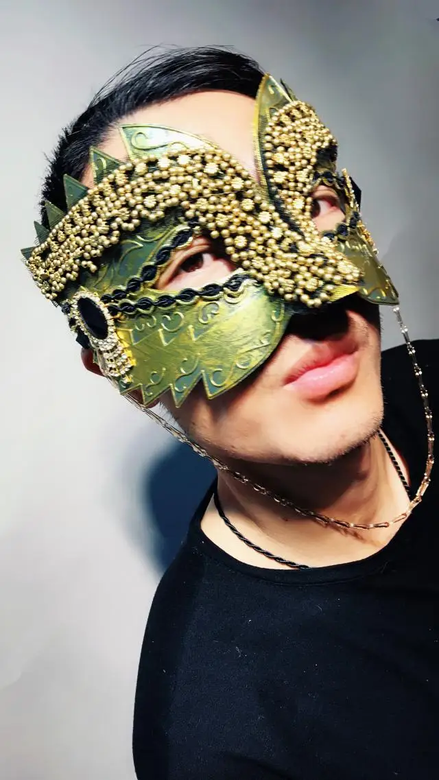Máscara de fiesta de moda con remache punk de encaje dorado exagerado de Venecia, máscara para hombre, Halloween