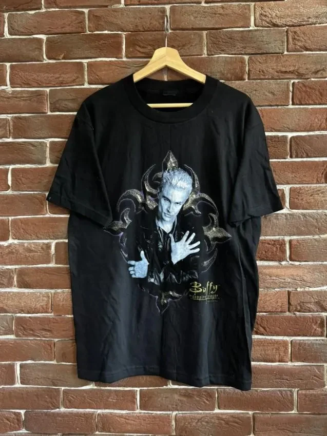 Koszulka z horroru Buffy: Postrachowiczka Wampirów z motywem Sunny Dale'a, z nadrukiem: Razorback, dzikie psy atakują moją dziecko, Buffy.