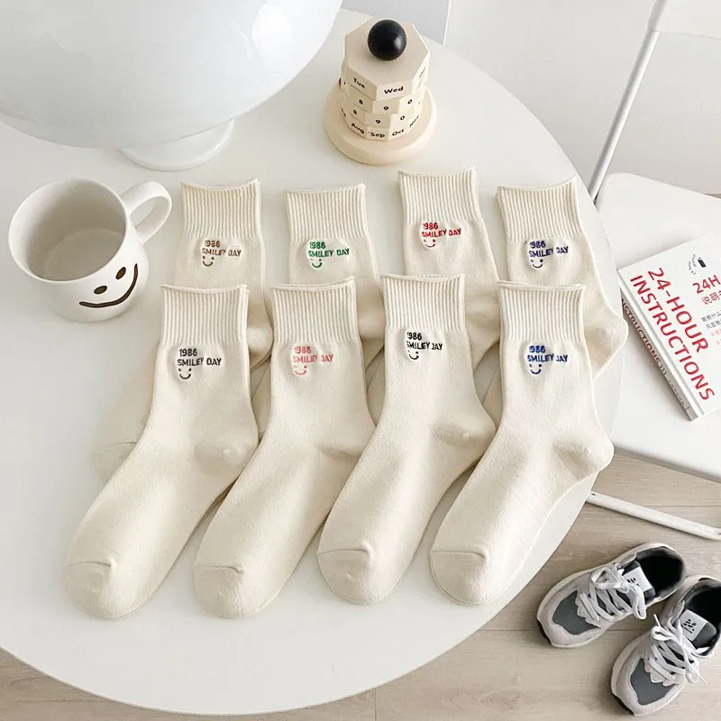 Women Cotton Socks With Simple Letters Smiling Face Embroidery Soft Comfortable Versatile Japanese College Sports Socks 1B206