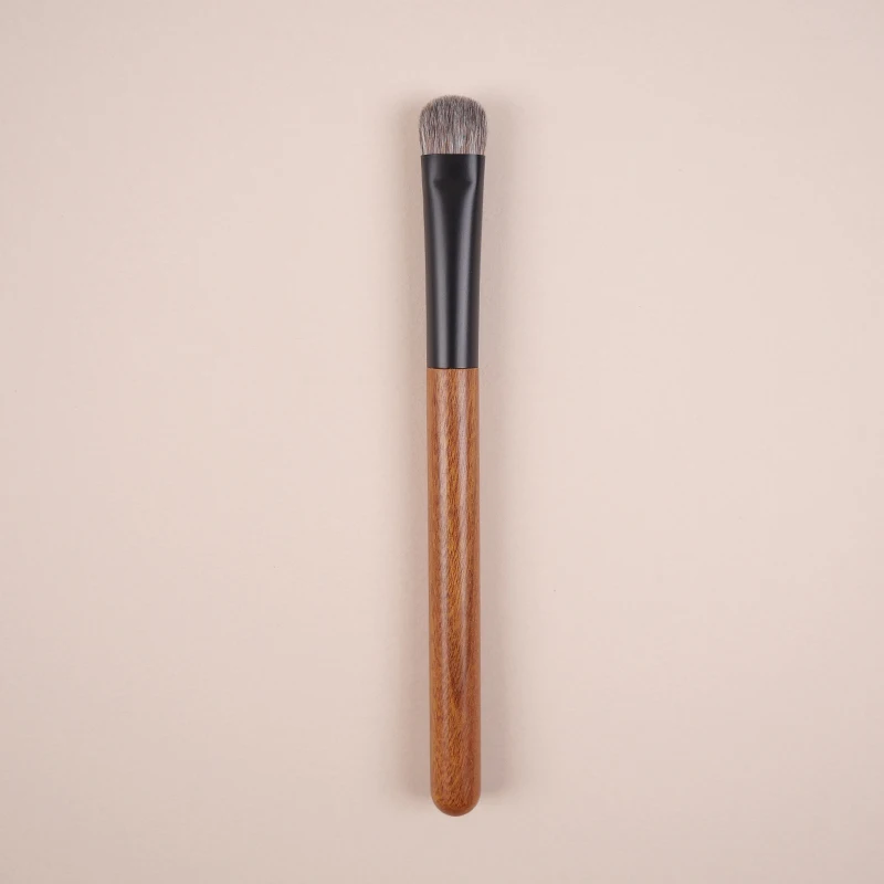 Yizhibi professional hand-made makeup brush face brush color brush Red Squirrel mixed with high quality goat hair.