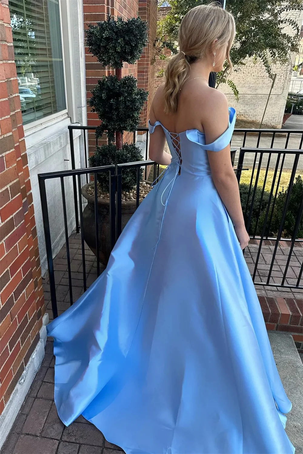 Jessica Light Blue Prom Dresses A-line Satin Women's Evening Dresses Sexy Off-the-shoulder Elegant Cocktail Dresses