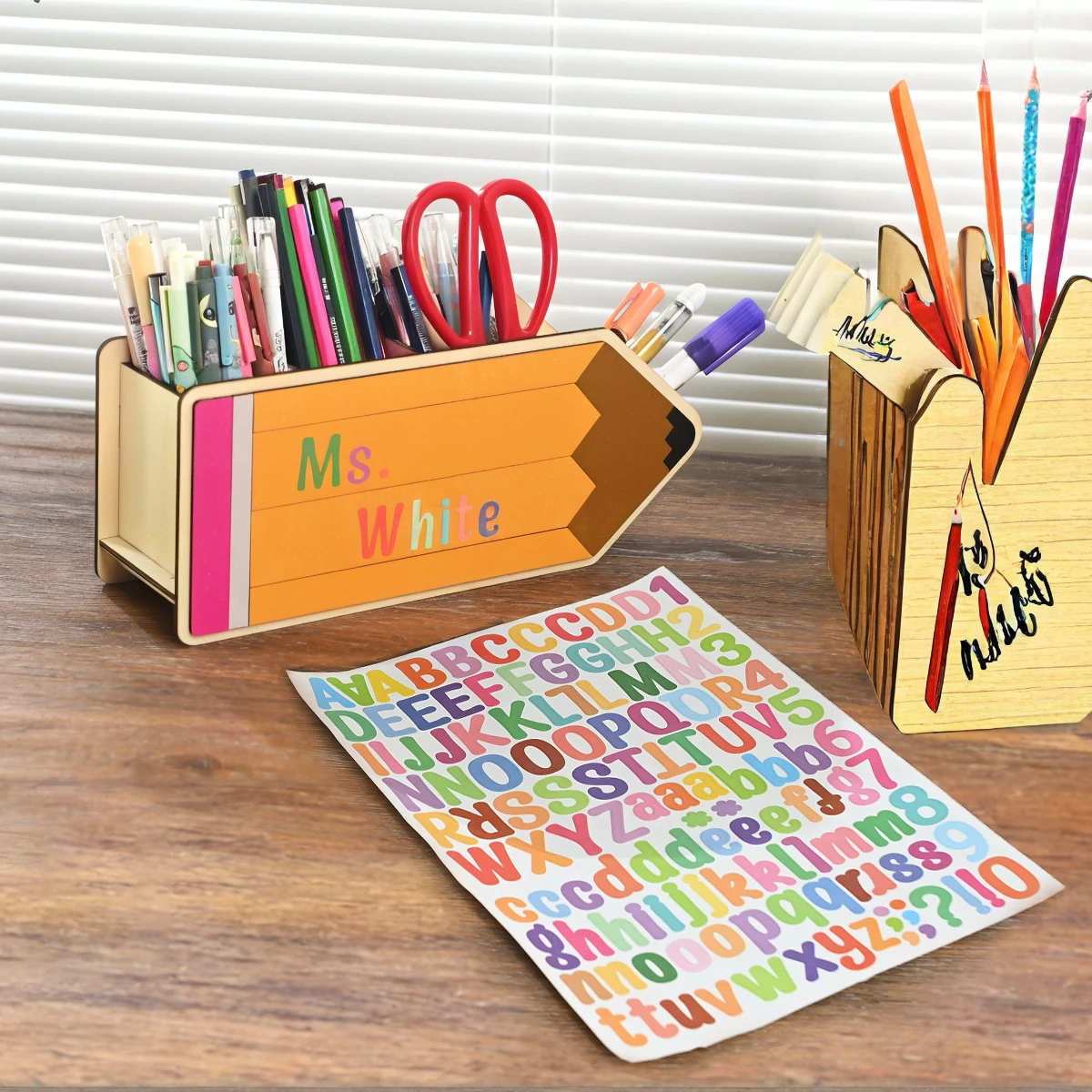 Porte-stylo de bureau en bois pour enseignants, porte-crayons, conception de bricolage, cadeaux d'appréciation des enseignants, accessoire de bureau pour étudiants