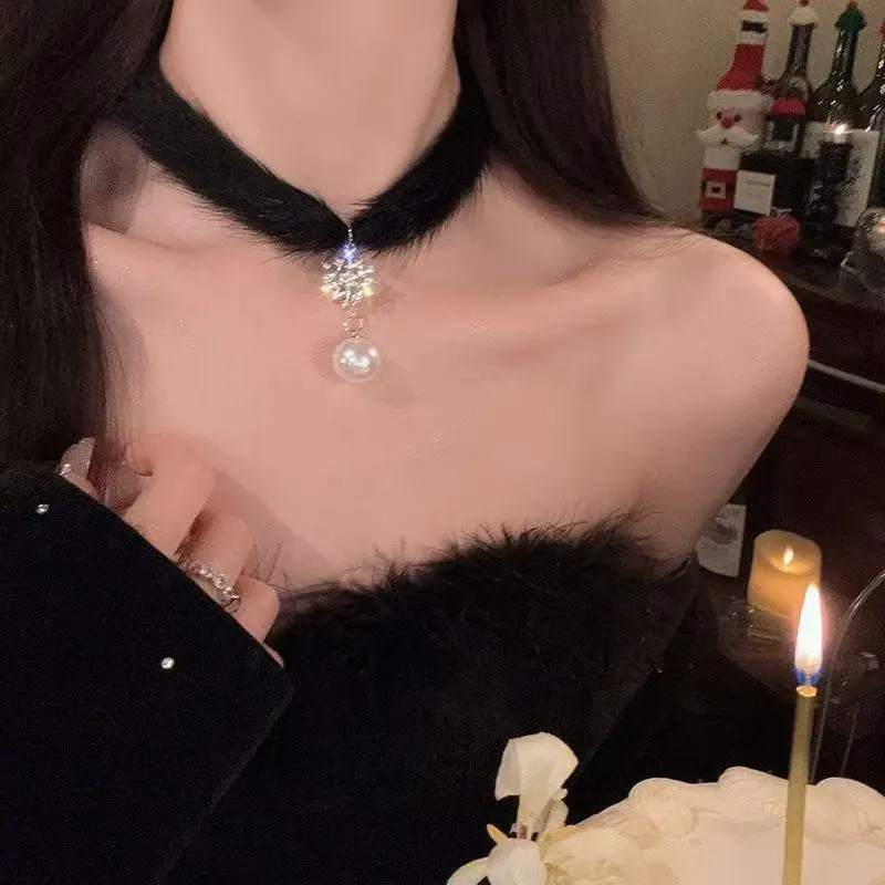 Sweet Feather Plush Snowflake Choker For Women Fashion Snowflake Pearl Necklace Wedding Party Jewelry Christmas Gifts