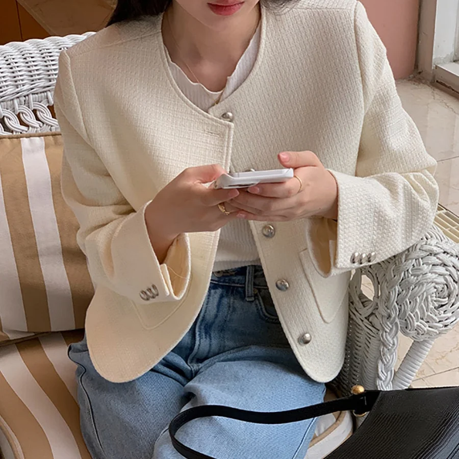 Elegant round Neck Short Jacket Metal Silver Buckle Retro Style Small Fragrance Style Women's Fashion Outerwear Polyester Fiber