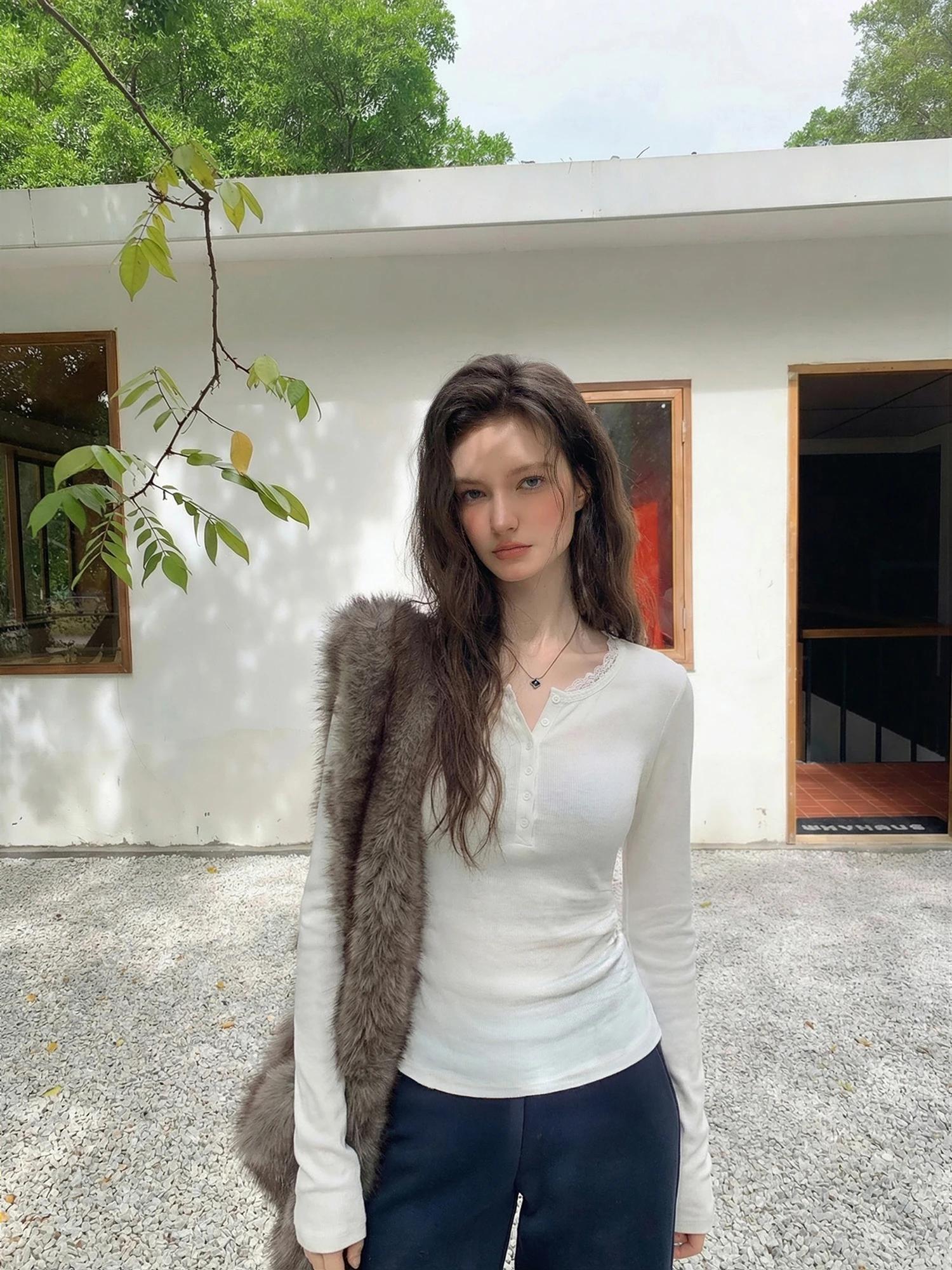 

Crsu Lace Splice V-Ne Long Sve Fce Women's Slim Fit Base irt Spring Sle Casual Knitted Inner Wear Top