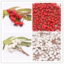 50 Uds Mini fruta falsa flores artificiales estambres bayas rojas y blancas cereza flor falsa para decoración navideña de boda