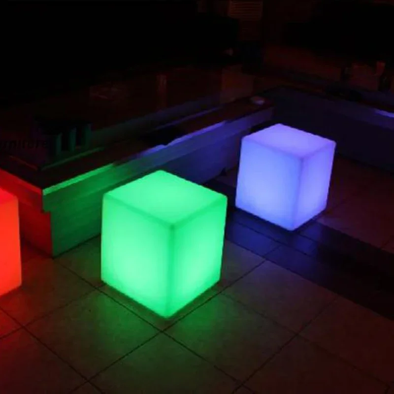 

Light Bar Stool Cube Shape Creative Bar Chair Remote Control 16 Colors LED Outdoor Party Bar Stool Plastic Material