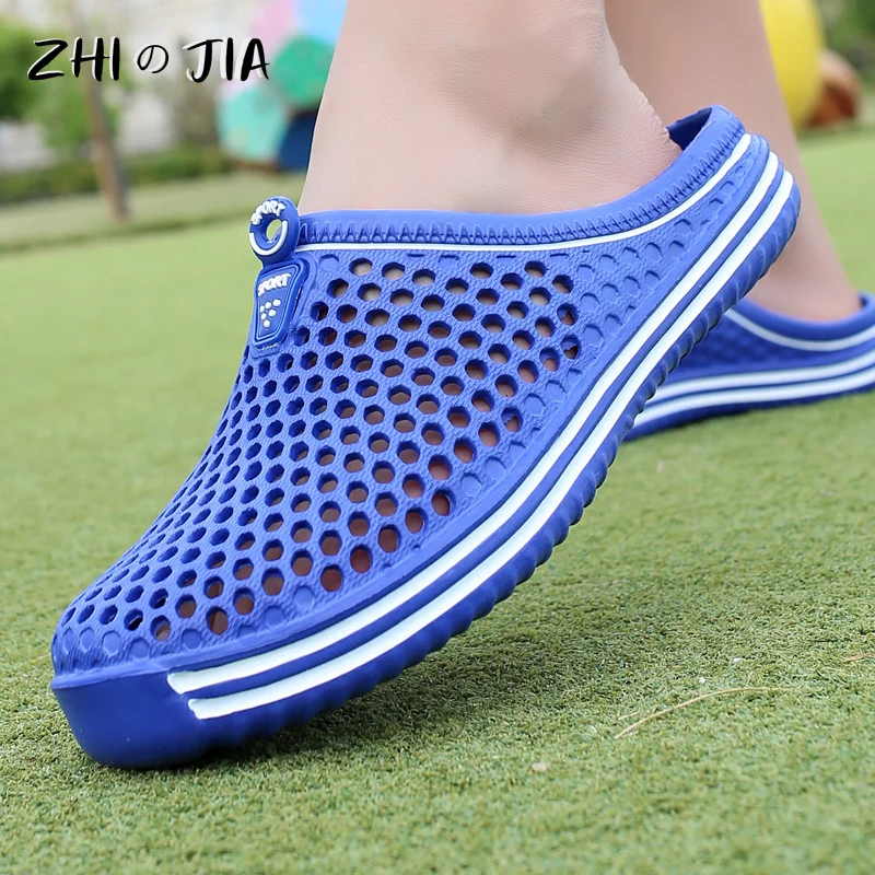 Couple Style Slippers Summer Men's and Women's Breathable Slippers Popular Hole Shoes Water Beach Quick Drying Shoes 36-45