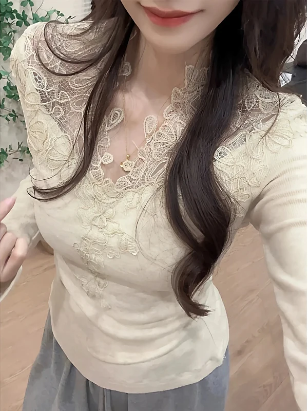 

Elegant Large Size Lace Trim V-Neck Long Sleeve T-Shirt Women's Autumn Winter New Style Inner Wear Small Fragrance Style Base...
