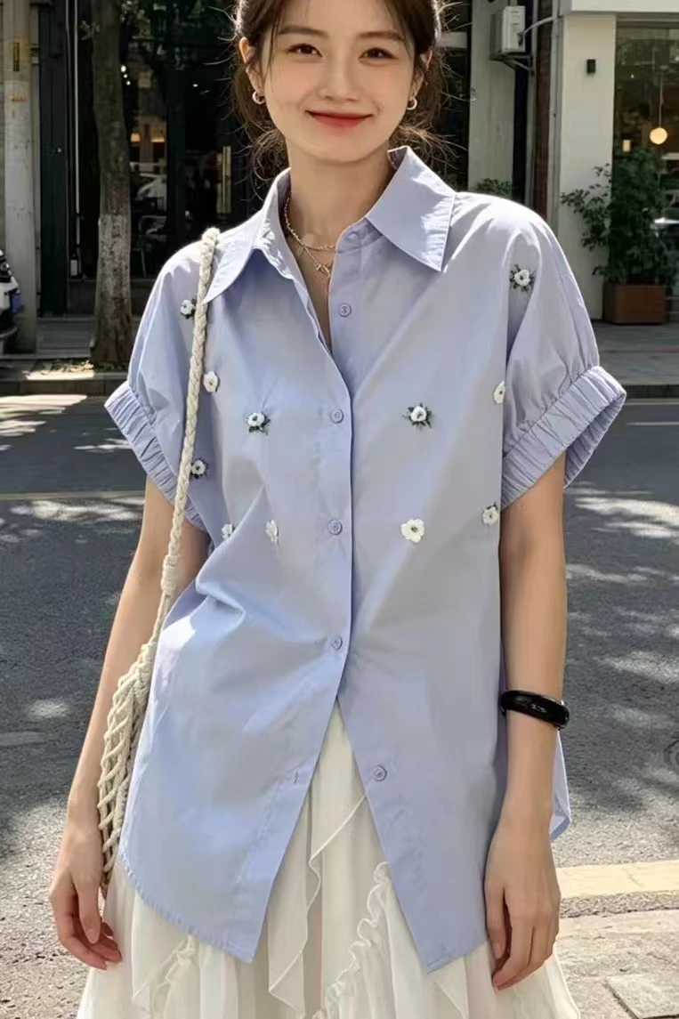 

2026 Summer New Fashionable Loose and Versatile Blouses Shirts Embroidered Short Sleeved Top Women's Shirt Korean Popular Shirt