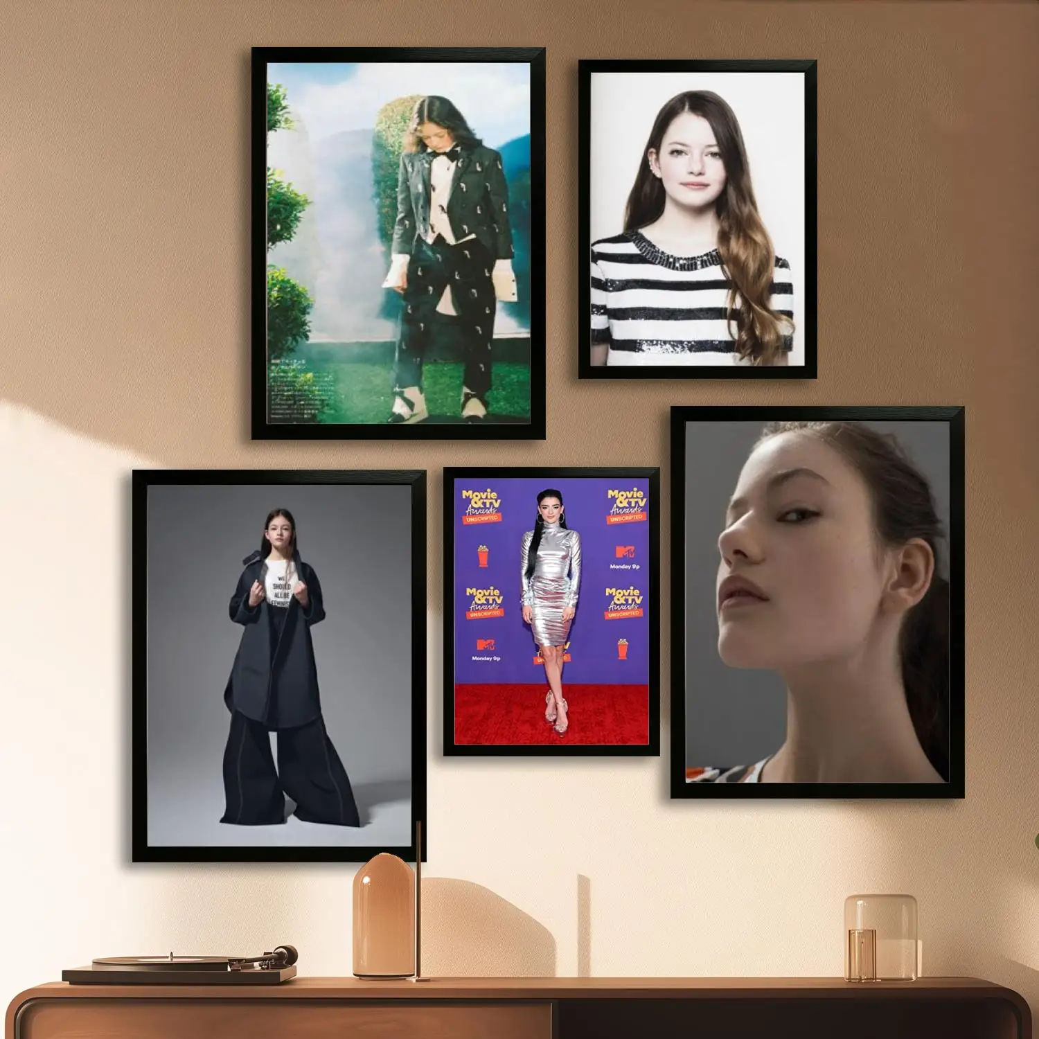 ملصق فني قماشي نادر من Mackenzie Foy، لوحة فنية جدارية، طباعة صور، عائلة حديثة، ديكور غرفة النوم، ملصقات، لوحة زخرفية