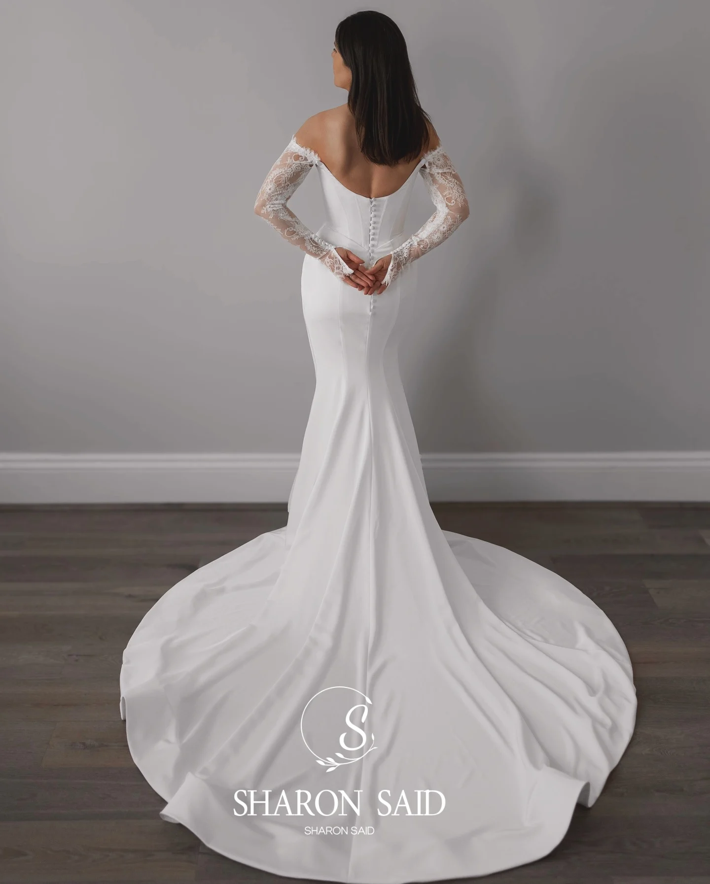 Sharon Said 2025 Elegante Satijn Zeemeermin Witte Trouwjurk Sexy Hoge Split Sweetheart Lange Mouwen Bruidsjurken SW 069 Aangepaste