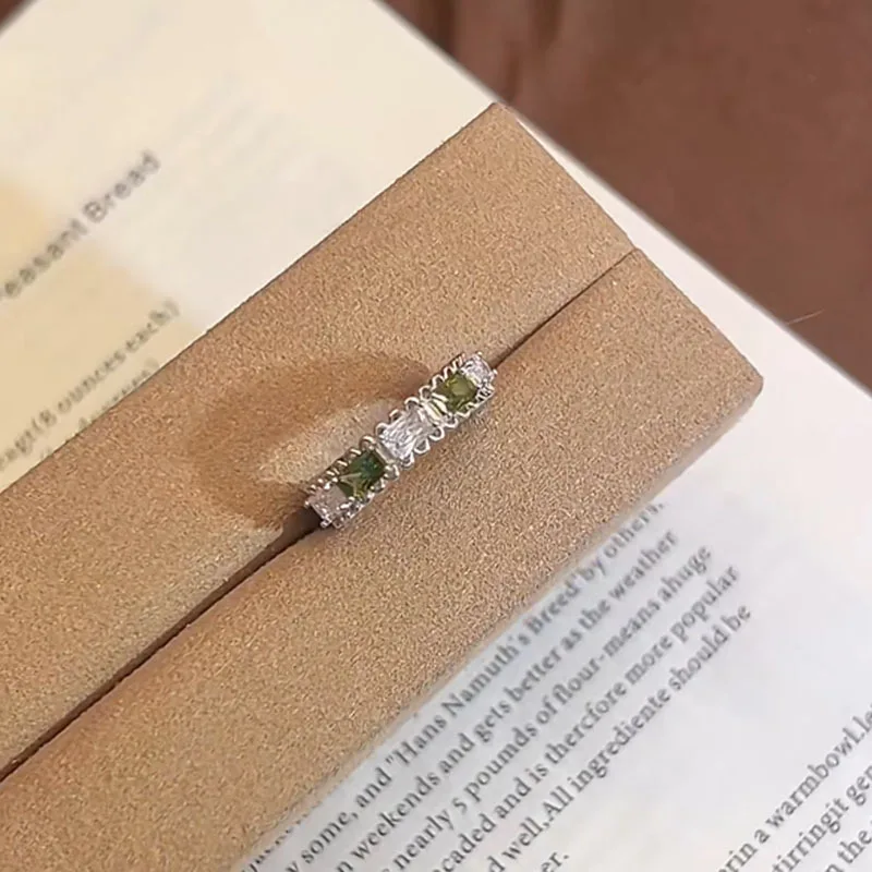 Elegant and graceful ring accessories fresh green white diamond rings for women fashion exquisite party jewelry gifts