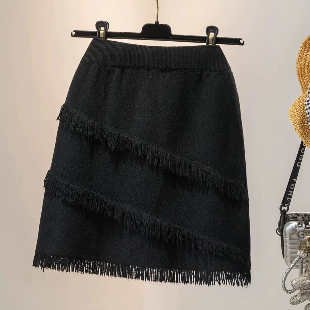 

Women's Knitted Half Skirt Fashion High Waisted Slimming A-line Skirts Sexy Tassel Elastic Waist Black Warp Hip Short Skirt