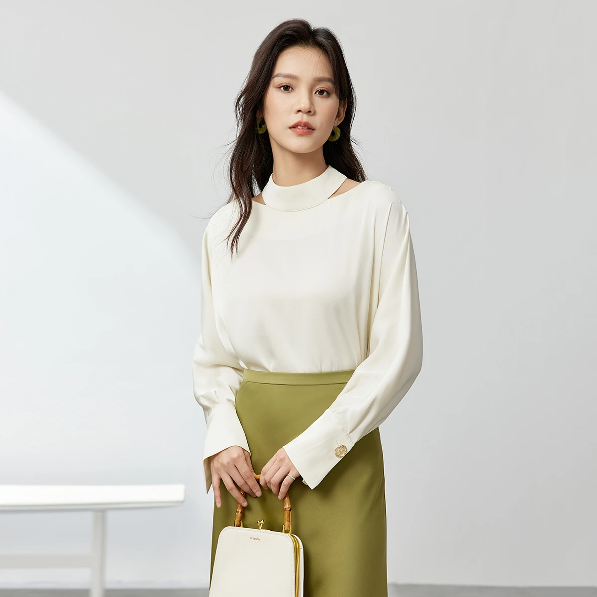 SENTUBILA Women's Temperament Chiffon Shirt 2025 Autumn Commuter Neck Hollow Design Blouse Solid Semi-turtleneck Tops 141V54187X