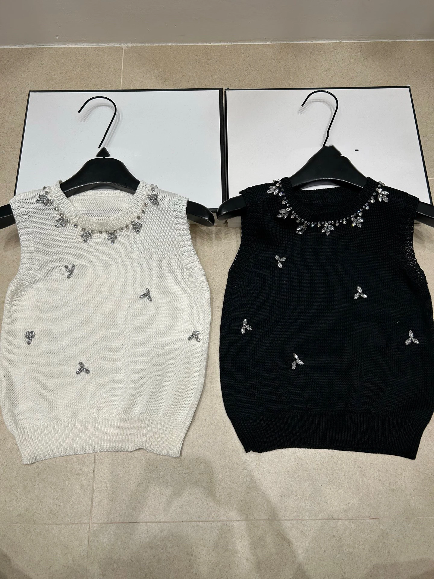 

VIBE Trendy Brand Spring Summer New Knitted round Neck Vest Women Sleeveless Handmade Sequin Stacking Versatile Outerwear Vest