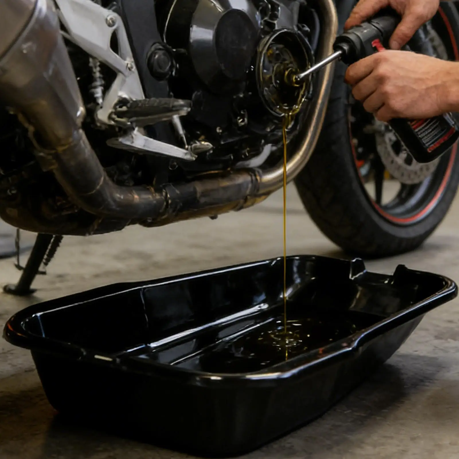 Automotive Fluid Drain Pan Large Capacity Leak-Proof Engine Fluid Drain Container for Engine Maintenance Garage Vehicle Service
