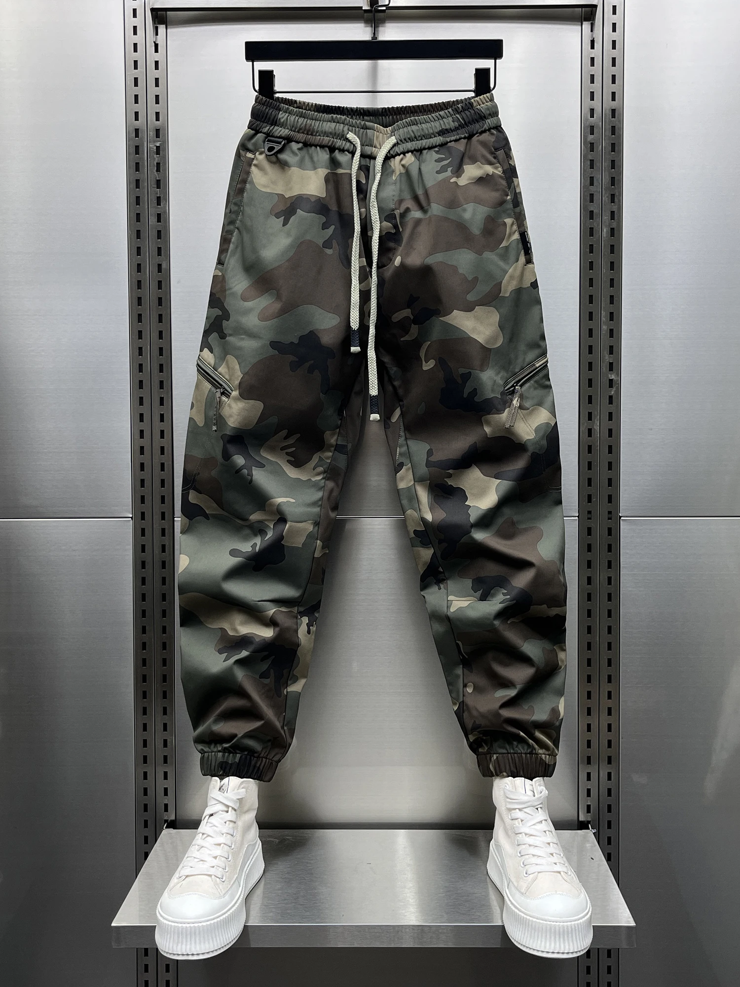 

Autumn Men's Outdoor Camouflage Work Pants Loose Trousers with Dstring Loose Fit Casual Hiking Trousers Trendy Brand