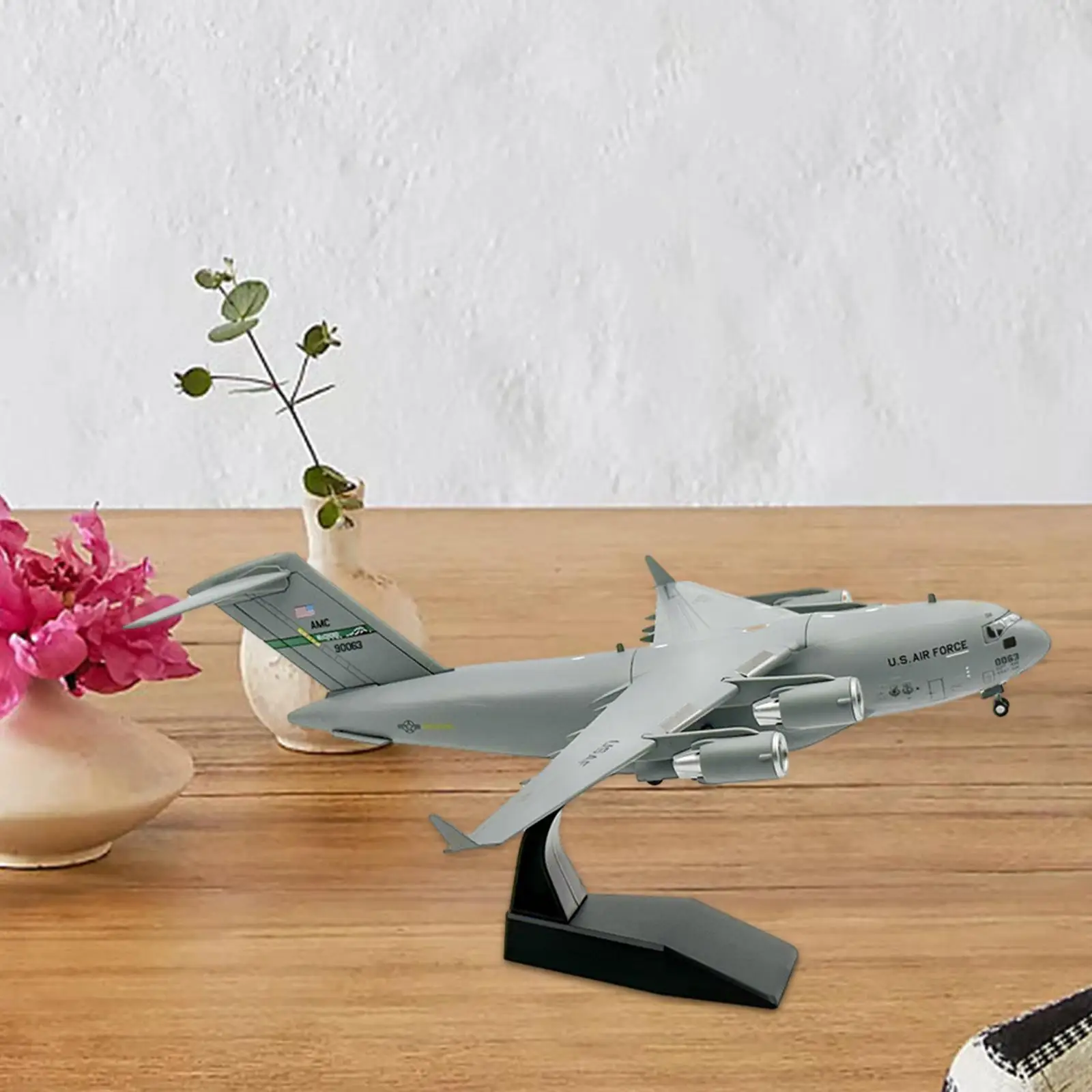 1:200 Transport Plane Model with Display Stand Birthday Gift, Aviation Commemorate Metal Aircraft Model for Cafe Bookshelf