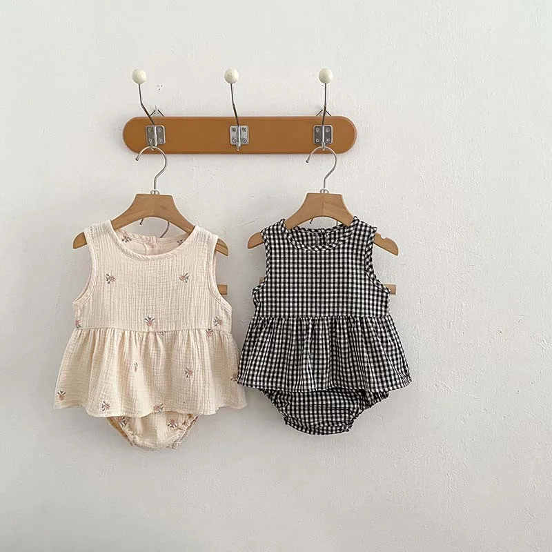 

2pcs New Summer Girls Clothes Set Baby Plaid Striped Casual Sleeveless Top + Bloomer Toddler Flower Outwear 0-24M