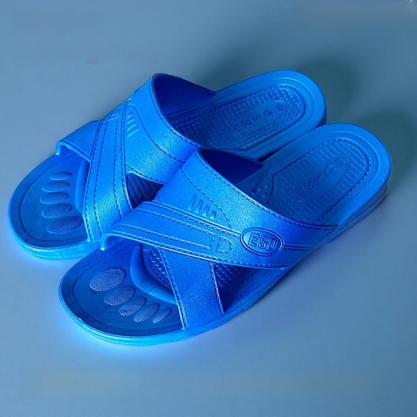 anti-static-thickened-slip-on-shoes-with-toe-cover-for-work-dust-free-breathable-home-slippers-for-men-and-women