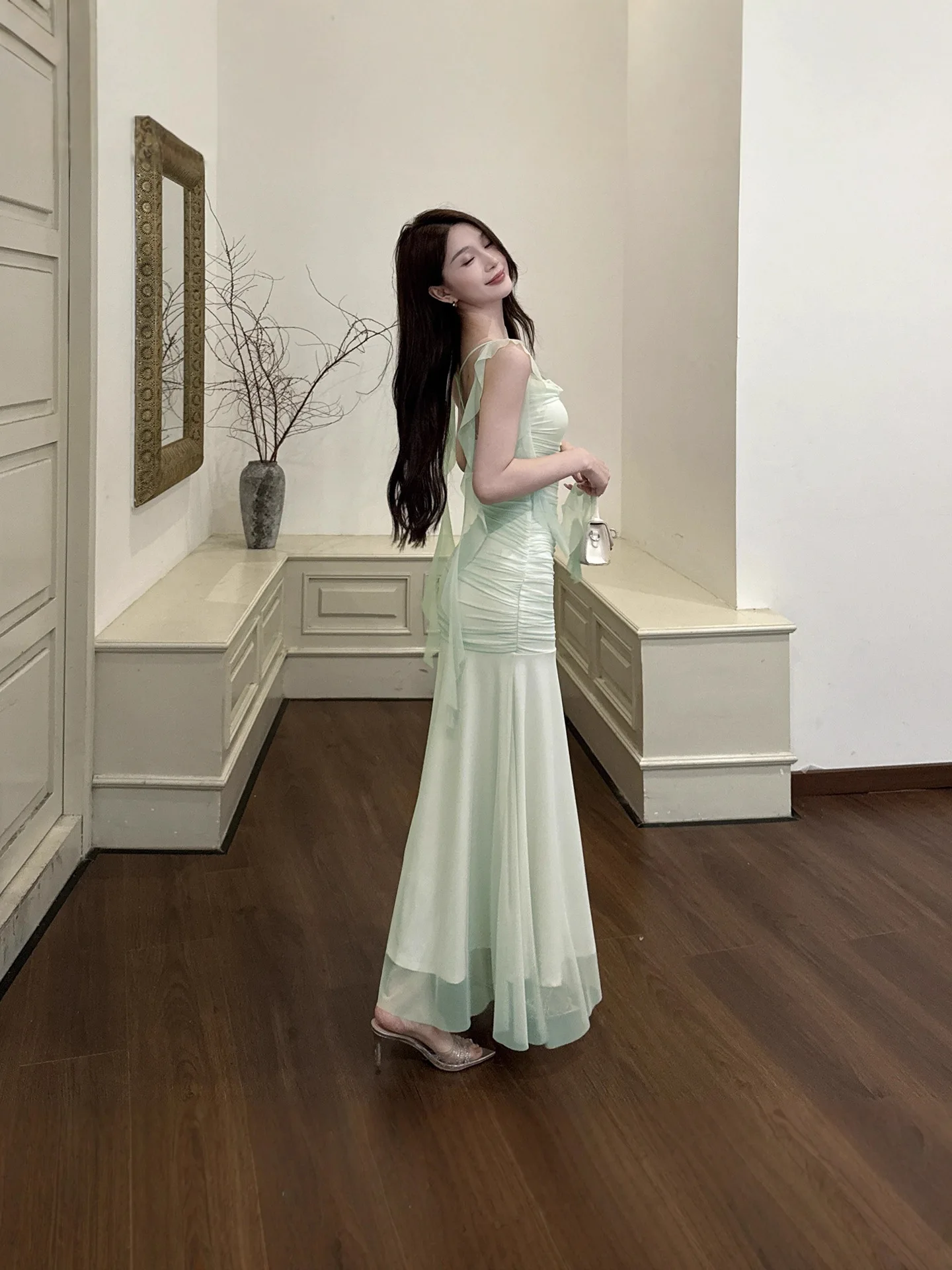 أنيقة بقماش شفاف فستان رصاص المرأة Ruched لوحة تصميم الشريط الأخضر لهجة مثير تقاطعات الظهر حفلة موسيقية Vestidos رداء