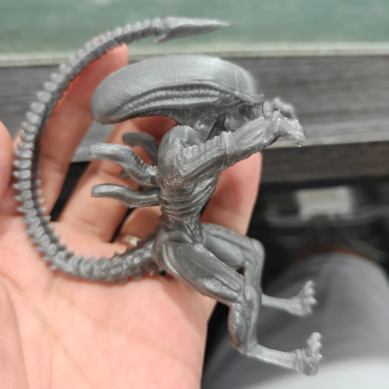Gothic Alien Monitor Edge Sitter 3D Printed Plastic Xenomorph Figurine Creative Computer Screen Hanger Holder Desk Decor Gift