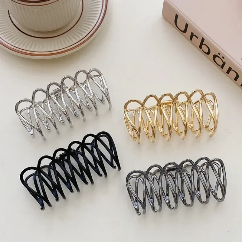 New Hollow Out Fashionable Women's Grab Clip Retro Metal Back Spoon Girl Personalized Curly Hair Shark Clip Hair Accessory