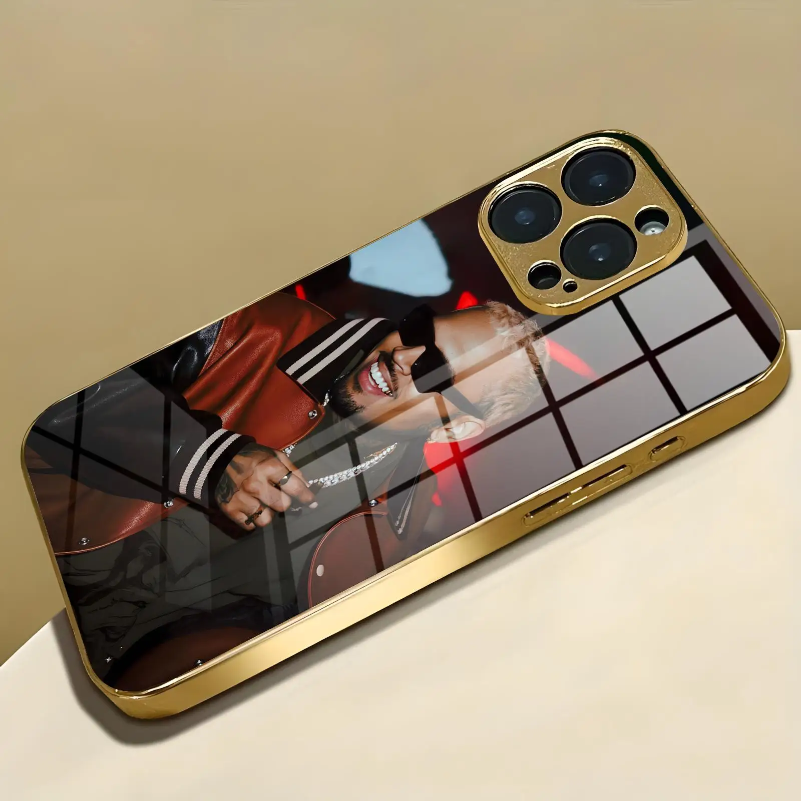 Rapper Chris Brown Breezy  Phone Case For iPhone17 16 16e 15 14 13 12Plus Mini Pro Max Electroplated glass Phone Case view 4