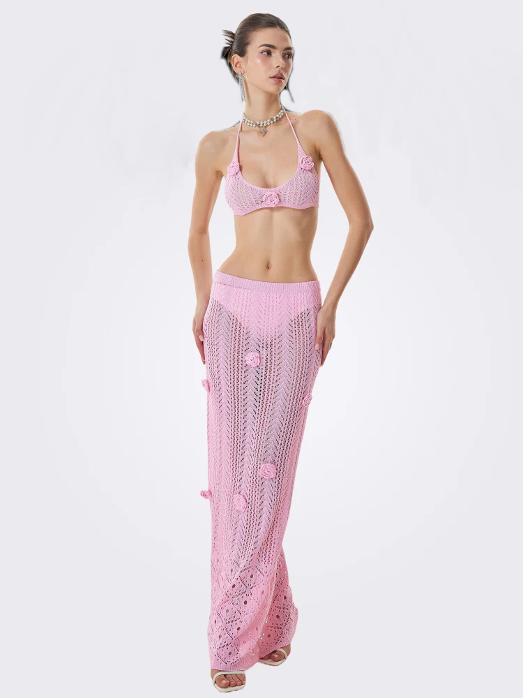 

A seaside vacation-style pink knitted bikini, tie, halter top, floating flower long dress, two-piece suit dress