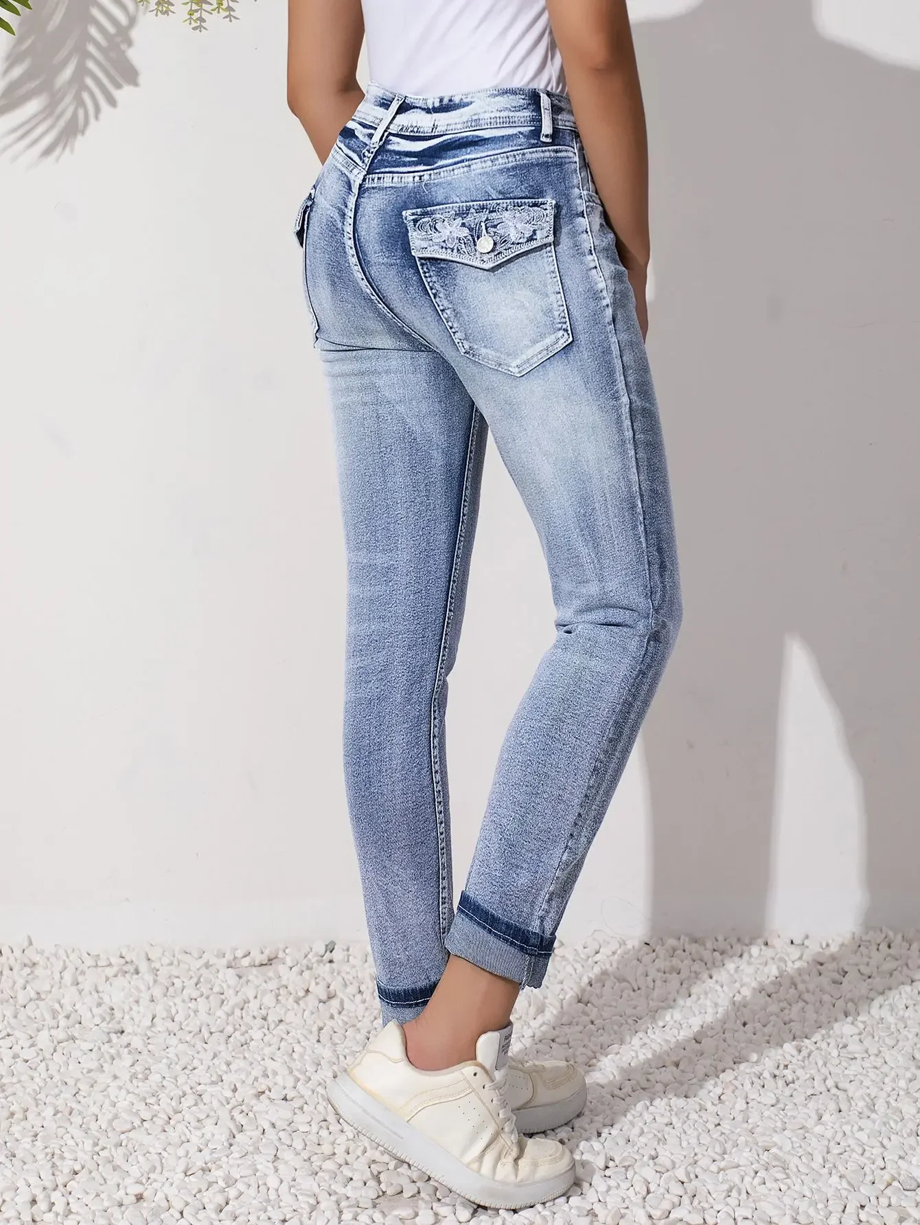 여성용 Y2K 청바지 블루 스트레치 자수 데님 팬츠 패션 트렌드 2025 편안한 핏 빈티지 스타일 캐주얼 웨어